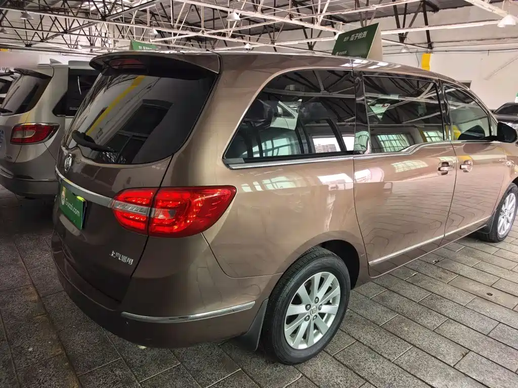 Buick GL8 — миниатюра 7