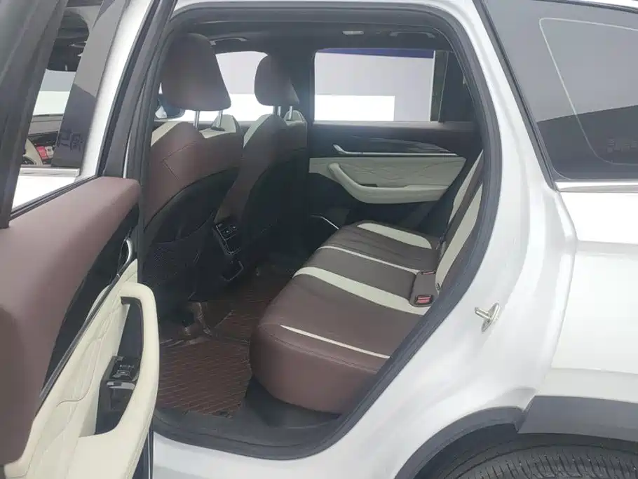 Geely Xingyue L — миниатюра 11