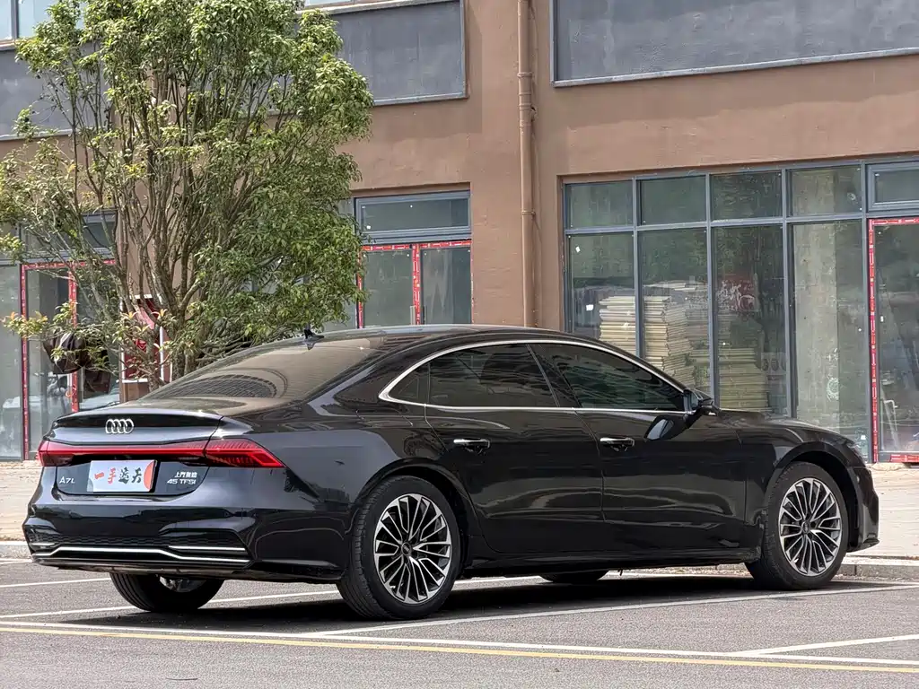 Audi A7L 2024 45 TFSI Luxury