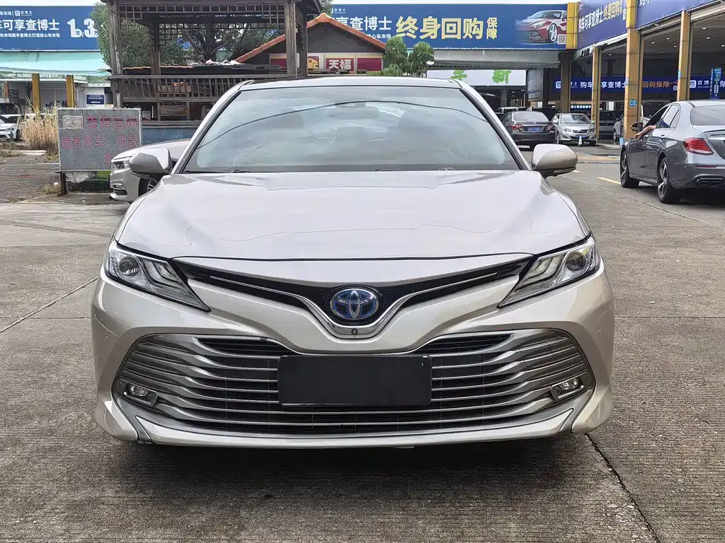 Toyota Camry — миниатюра 2