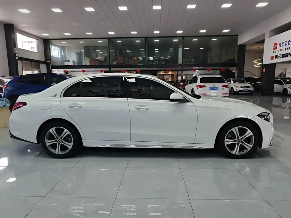 Mercedes-Benz C-Class — миниатюра 5