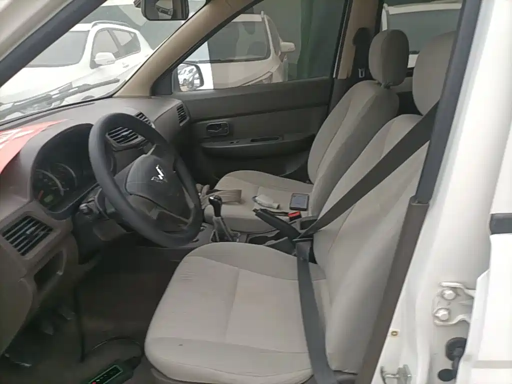 Wuling Hongguang — миниатюра 15