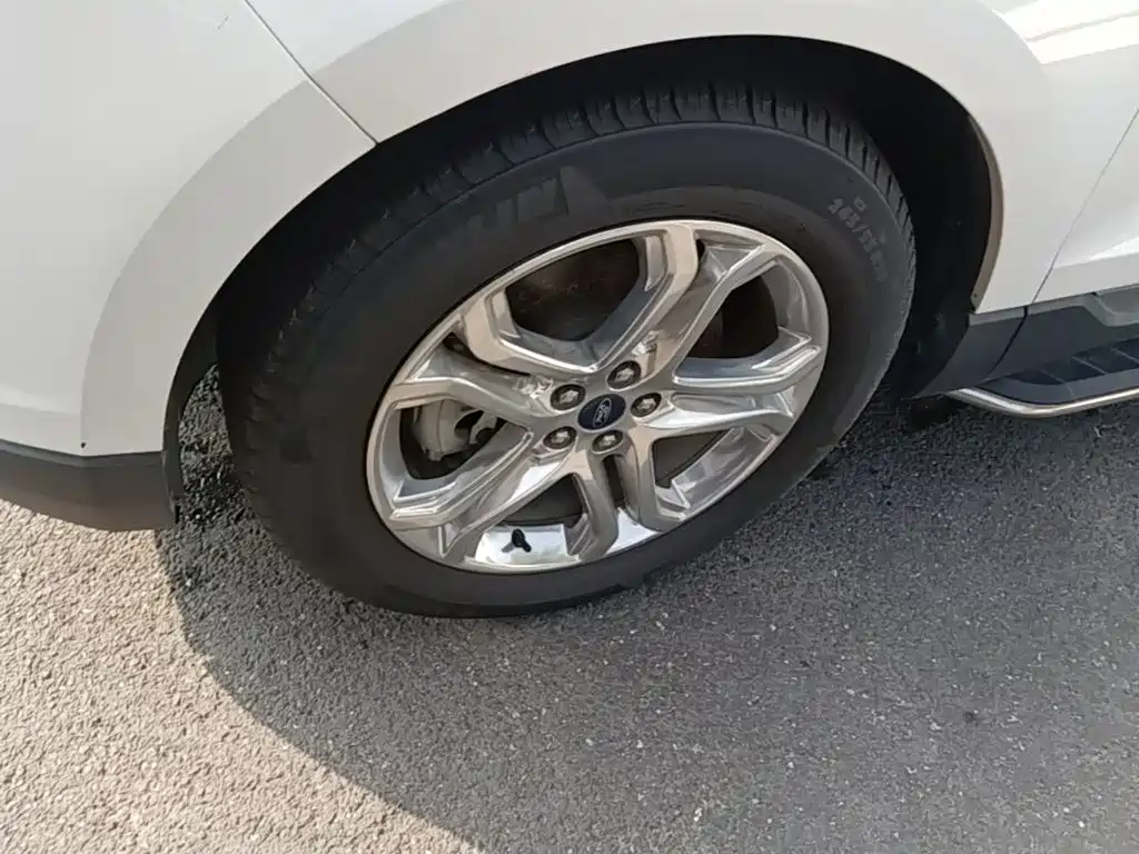 Ford Edge — миниатюра 23