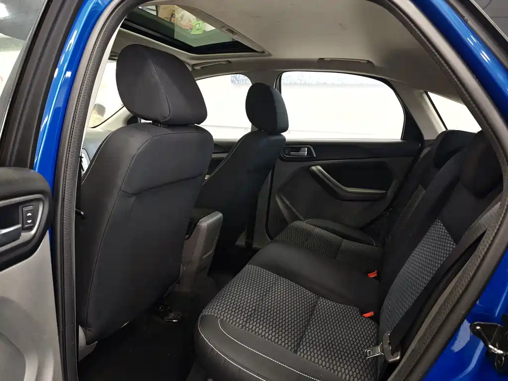 Ford Focus — миниатюра 11