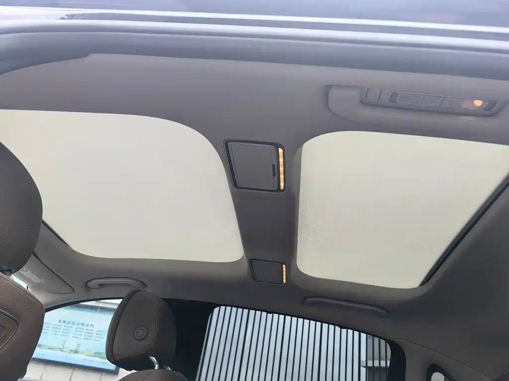 Mercedes-Benz E-Class — миниатюра 12