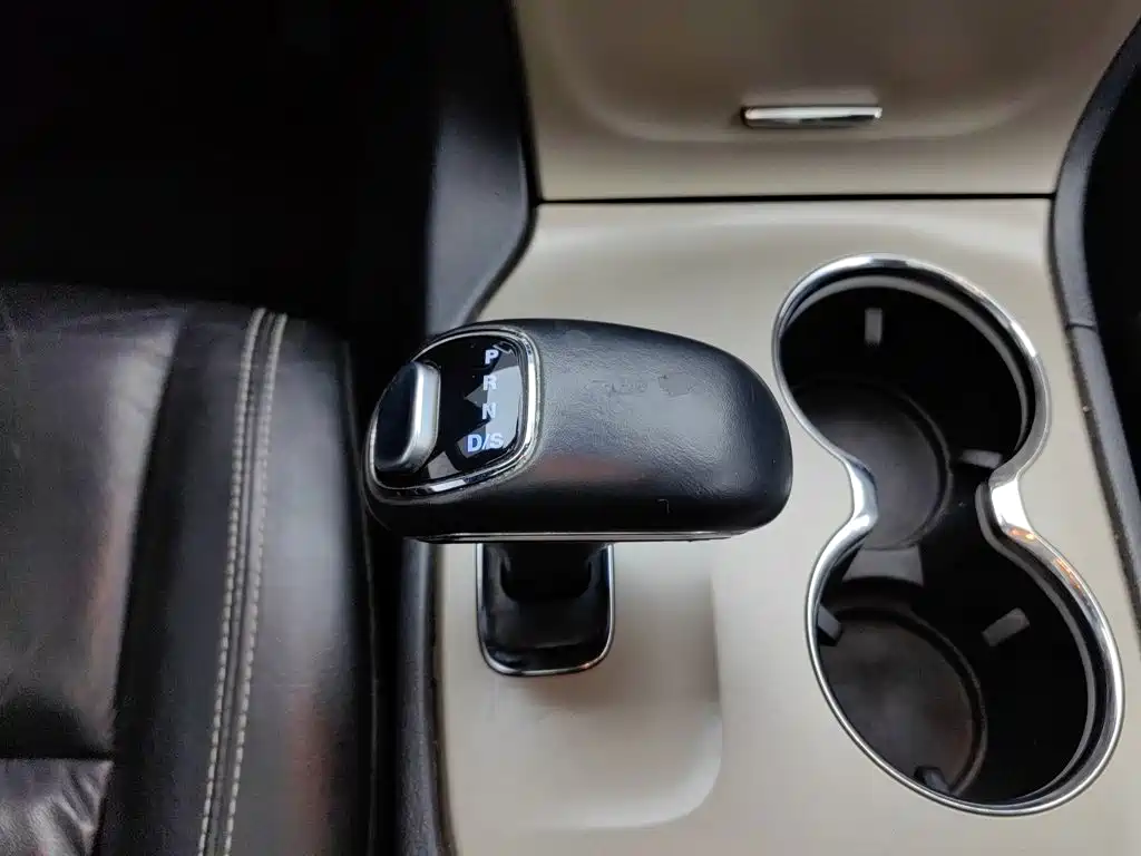 Jeep Grand Cherokee (Import) — миниатюра 13