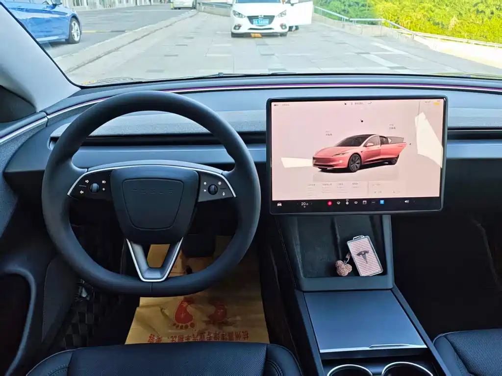 Tesla Model 3 — миниатюра 11