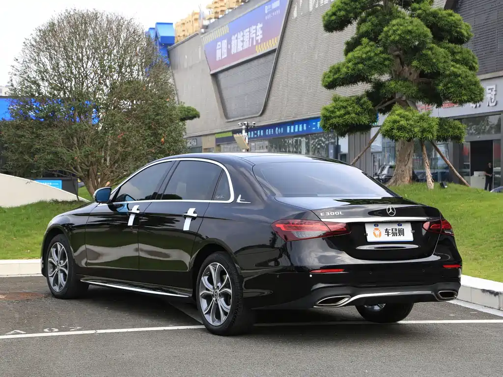 Mercedes-Benz E-Class — миниатюра 22