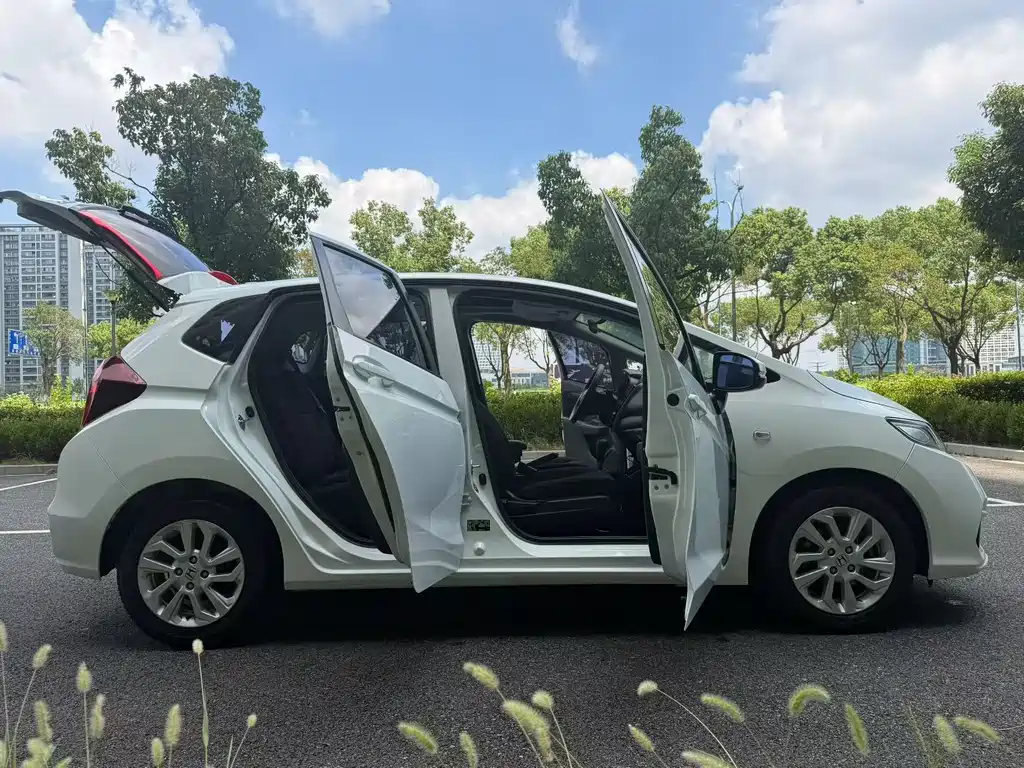 Honda Fit — миниатюра 5