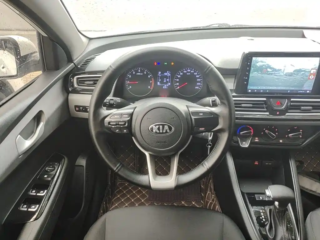 Kia Forte — миниатюра 11