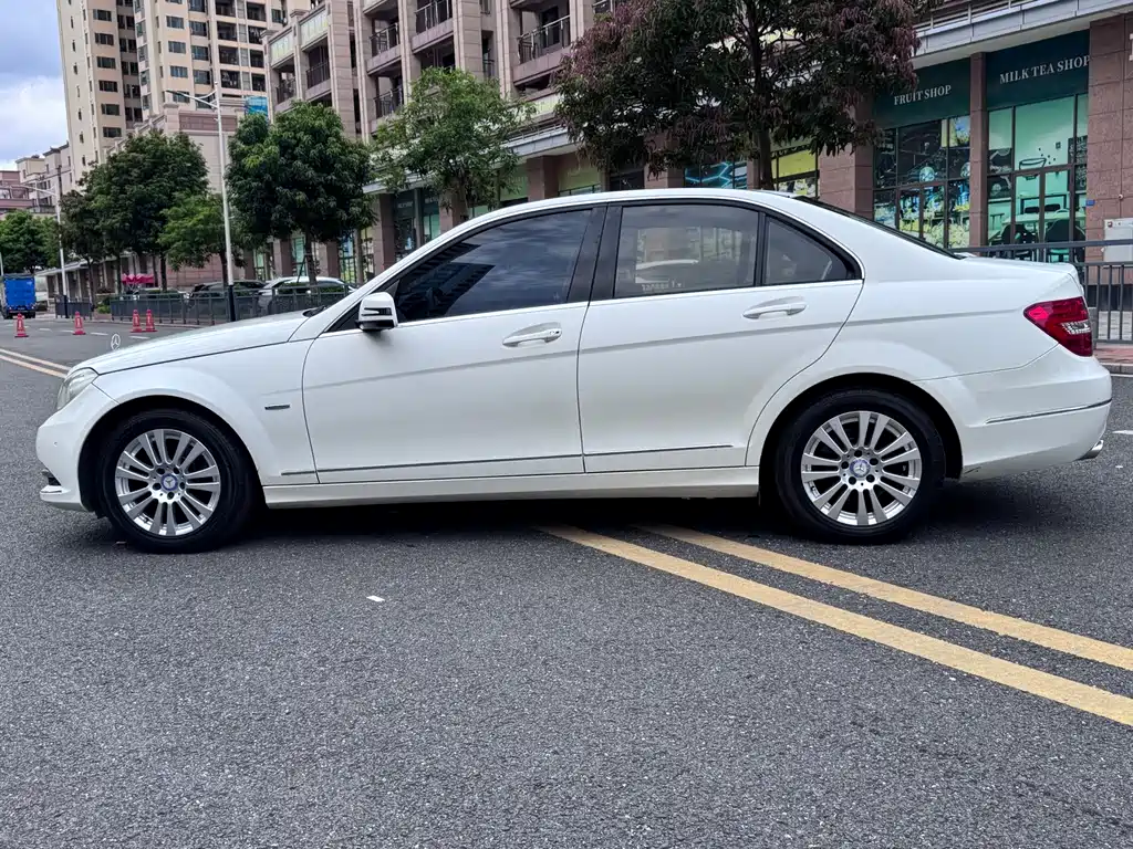 Mercedes-Benz C-Class — миниатюра 8