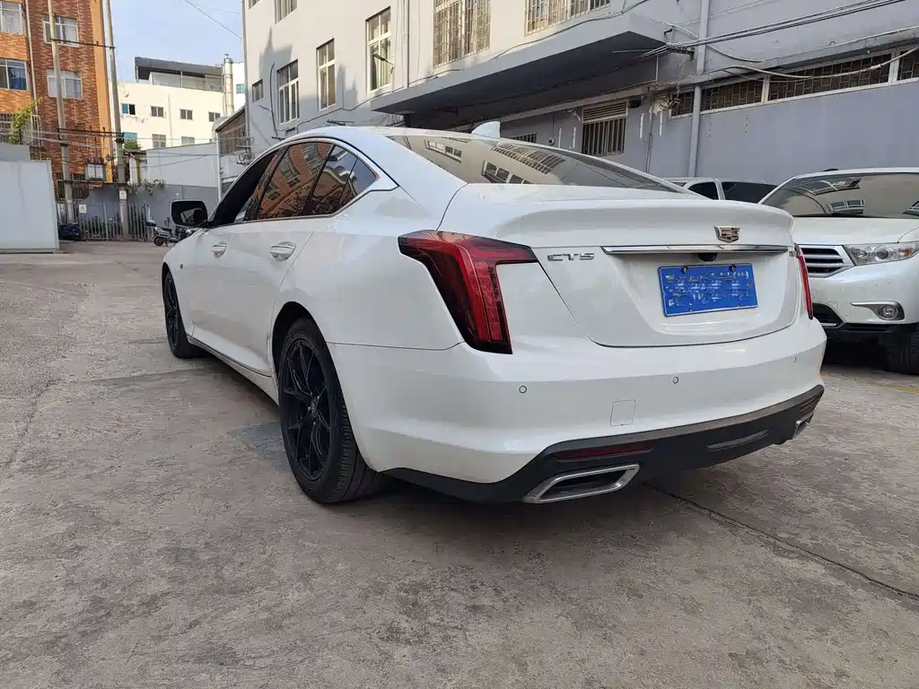 CADILLAC CT5
