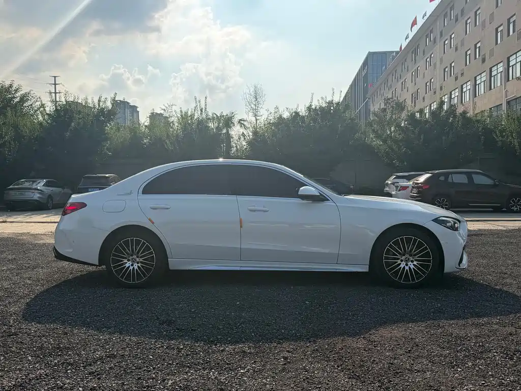 Mercedes-Benz C-Class — миниатюра 4