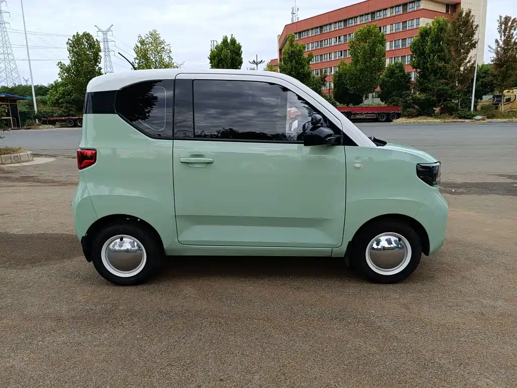 Wuling MINIEV — миниатюра 4