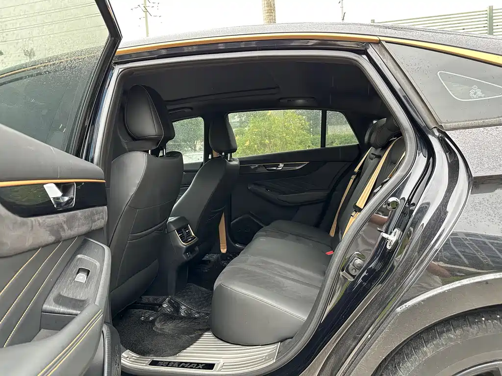 DONGFENG YI HYUN MAX