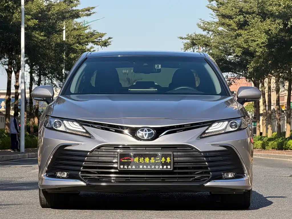 TOYOTA CAMRY