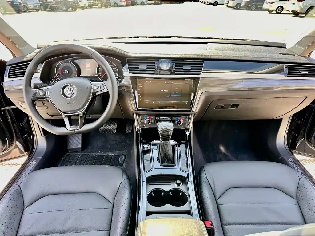 Volkswagen Phideon 2019 380TSI VI