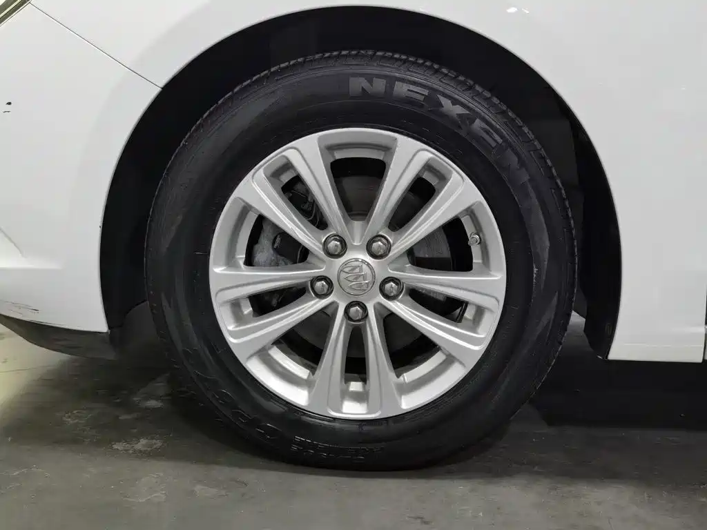 Buick Excelle — миниатюра 17