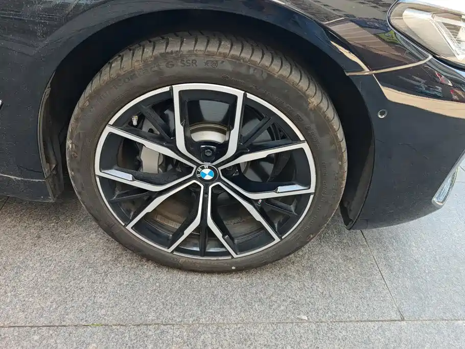 BMW 5 Series — миниатюра 6