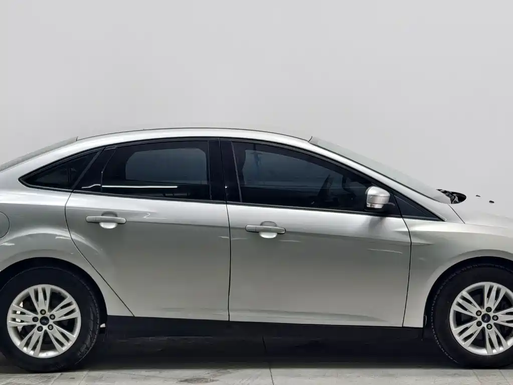 Ford Focus — миниатюра 8