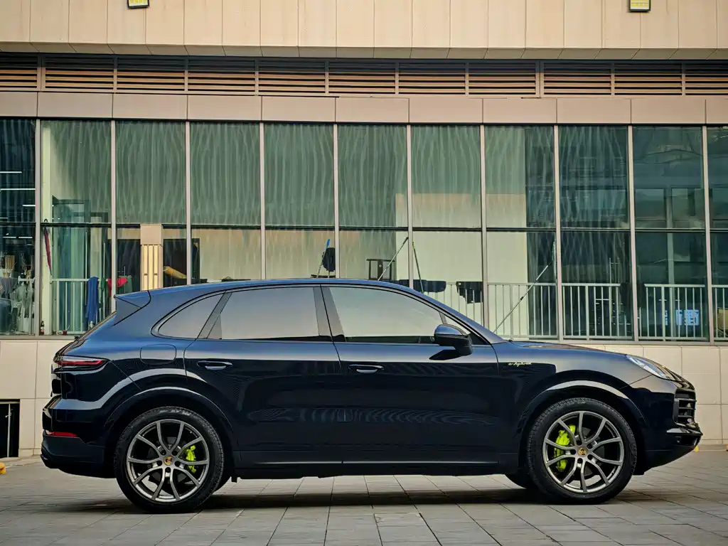 PORSCHE CAYENNE NEW ENERGY