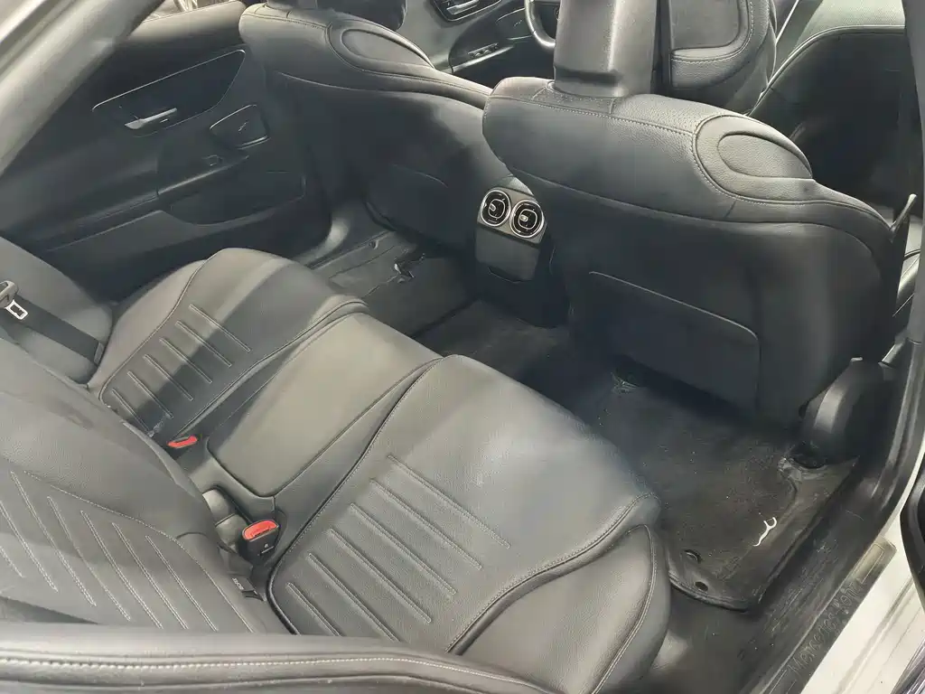 Mercedes-Benz C-Class — миниатюра 5