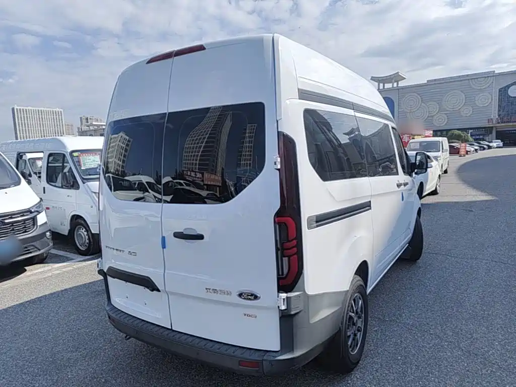 Ford Transit — миниатюра 5
