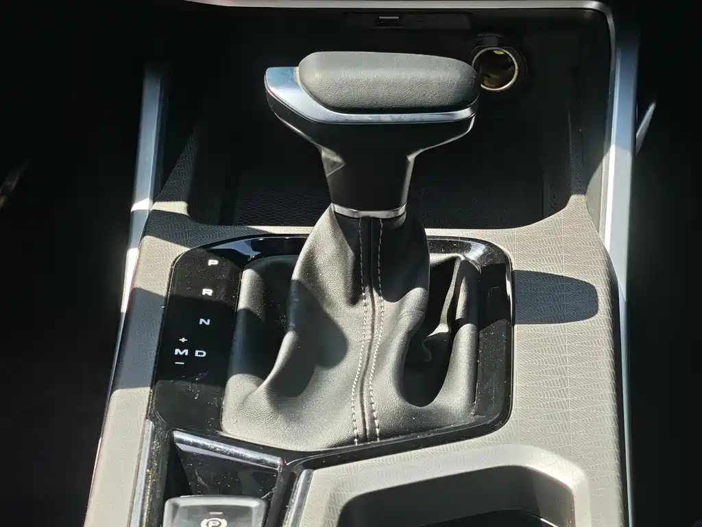 Geely Emgrand — миниатюра 15