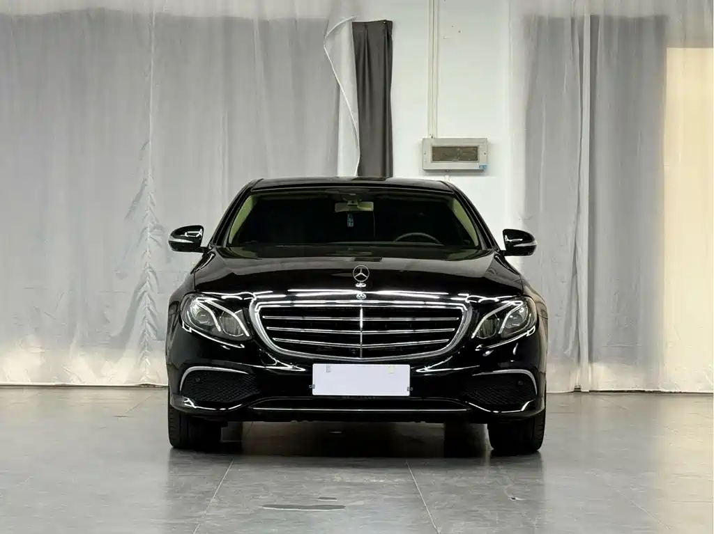 Mercedes-Benz E-Class — миниатюра 5