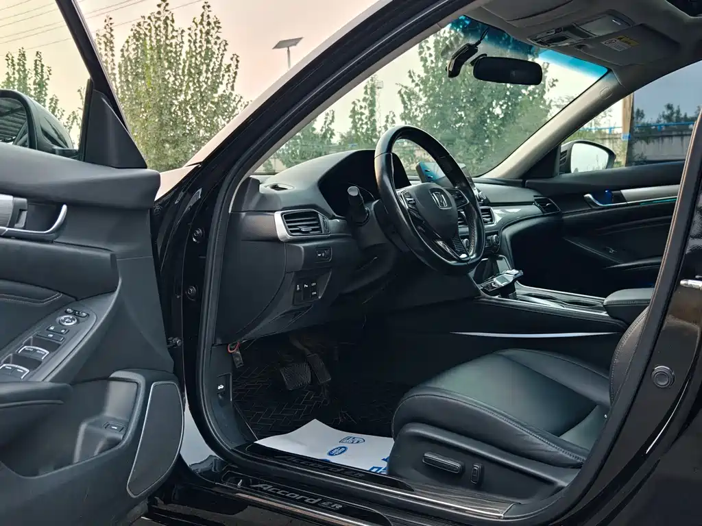 Honda Accord — миниатюра 12