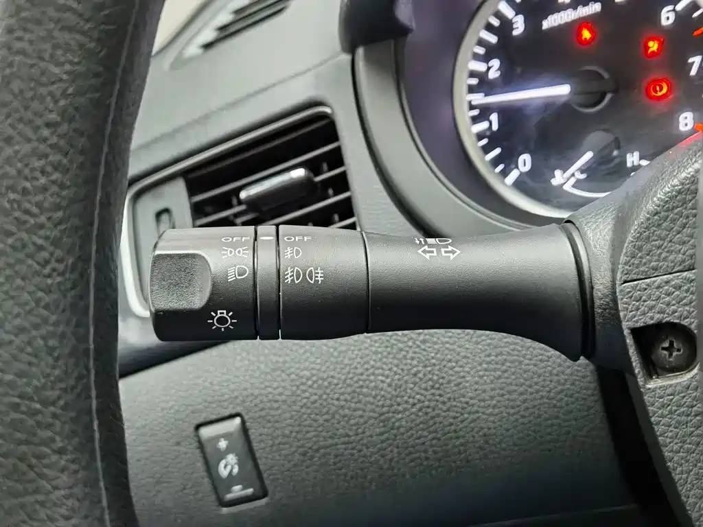 Nissan Tiida — миниатюра 20