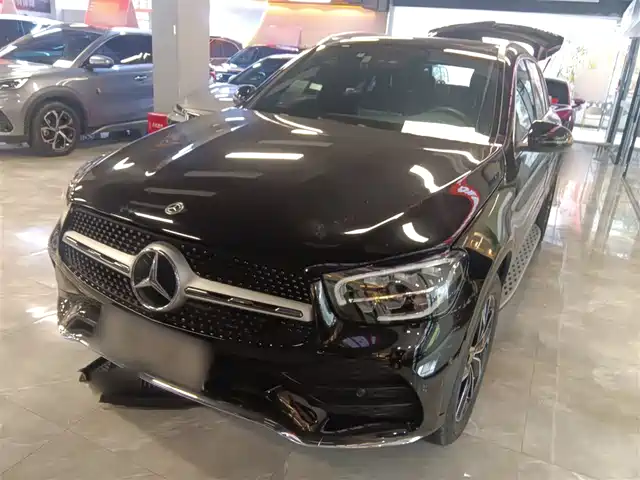 MERCEDES BENZ GLC