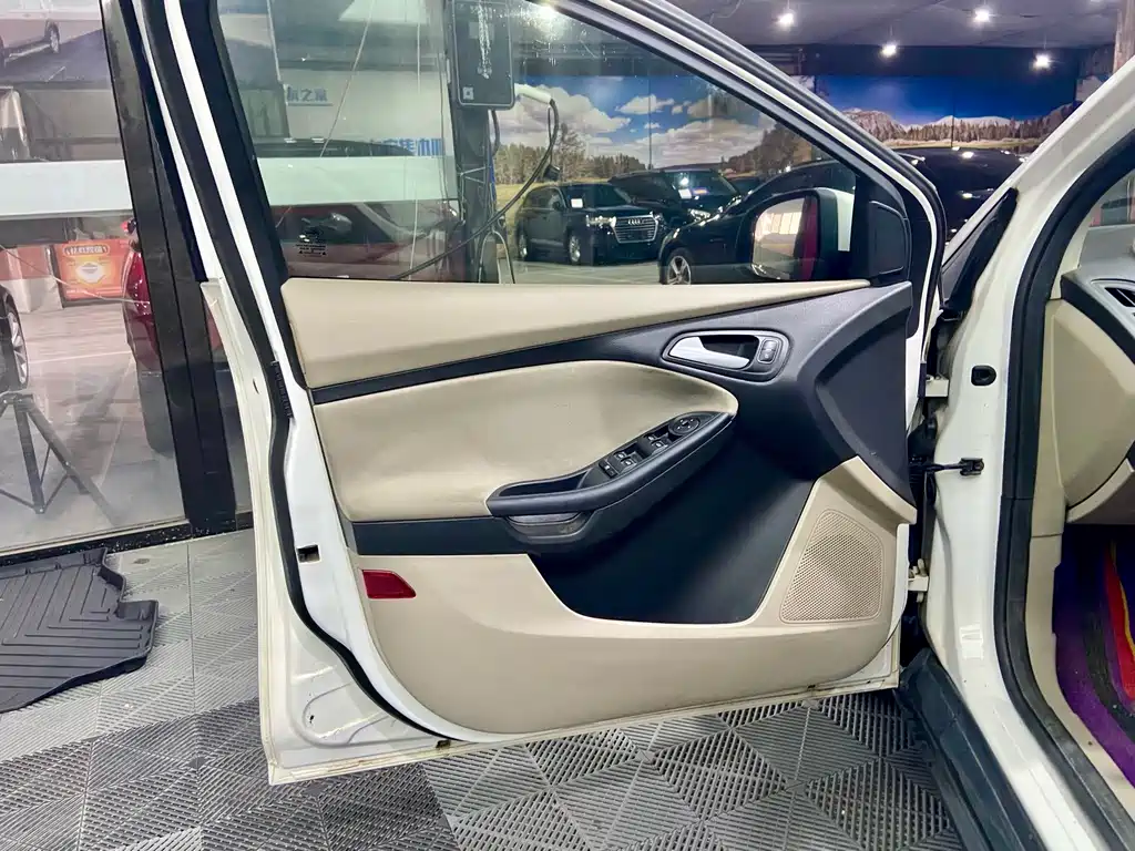 Ford Focus — миниатюра 8