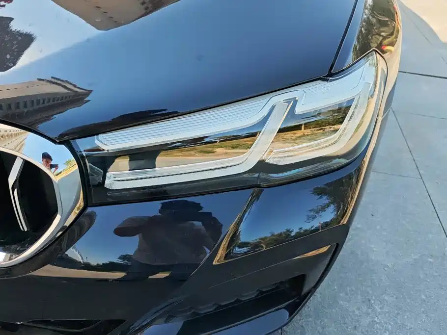 BMW 5 Series — миниатюра 5