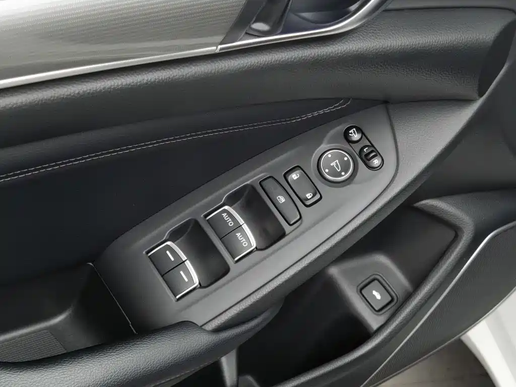 Honda Accord — миниатюра 9