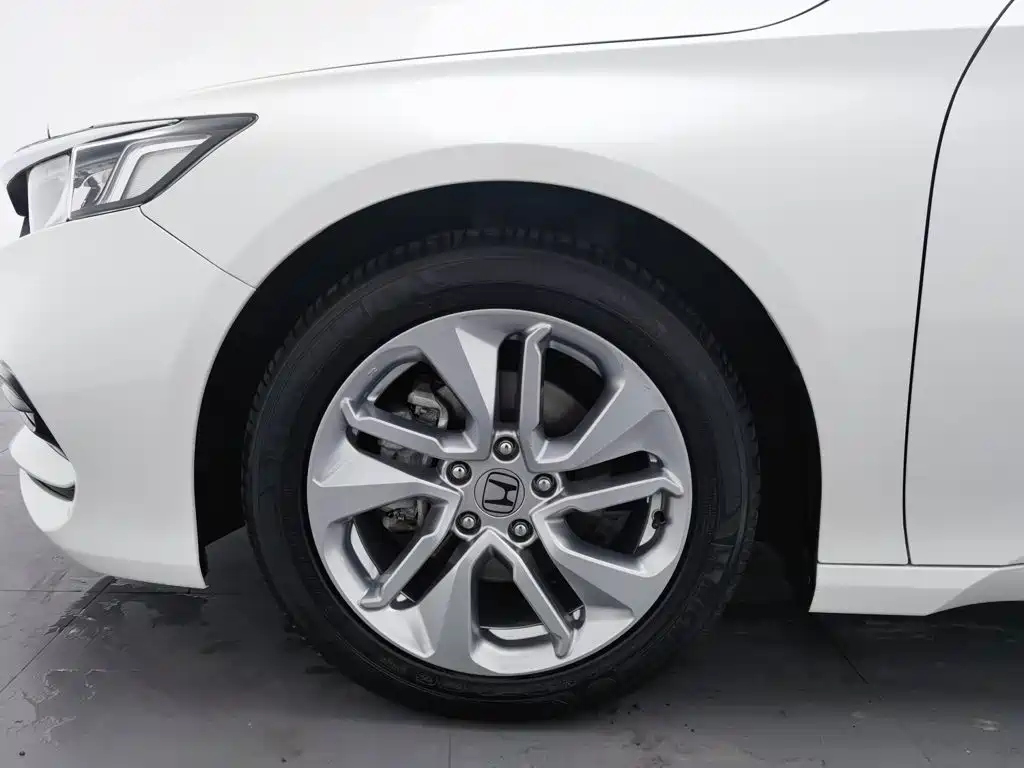 Honda Accord — миниатюра 17