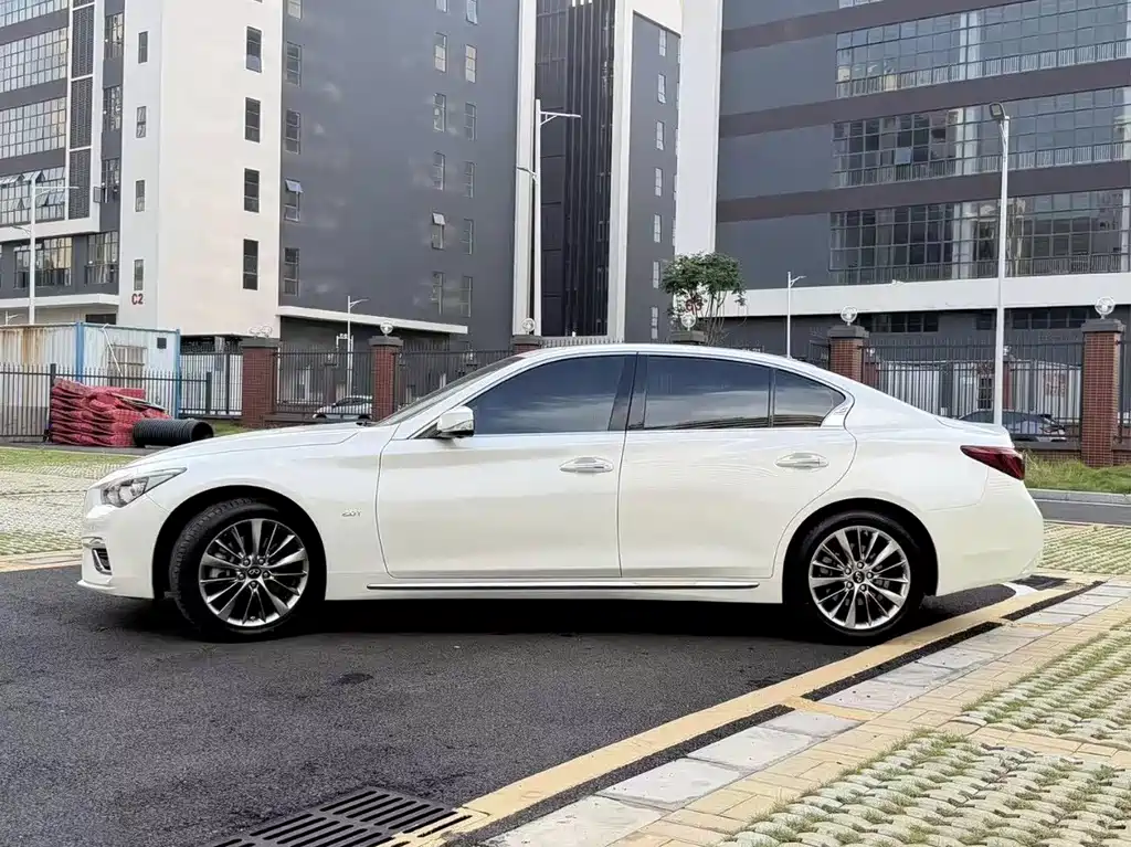Infiniti Q50L — миниатюра 6