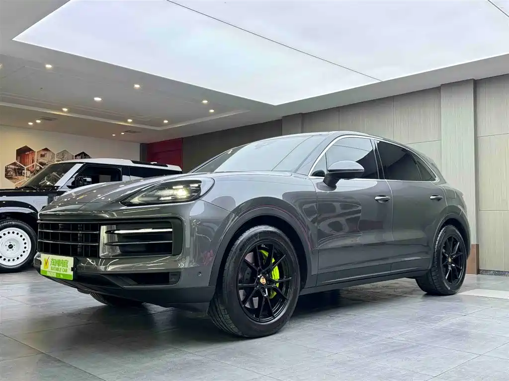 Porsche Cayenne Hybrid 2023