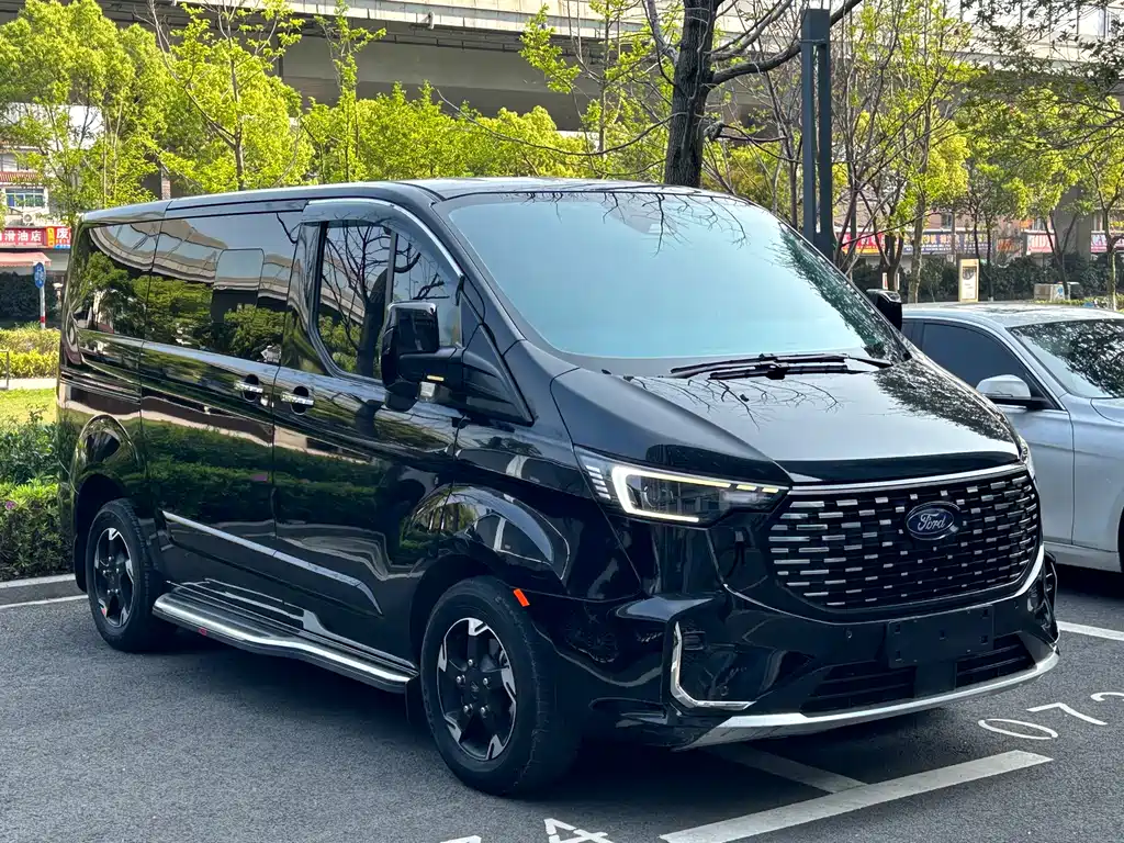 Ford Tourneo 2023 2.0T AT