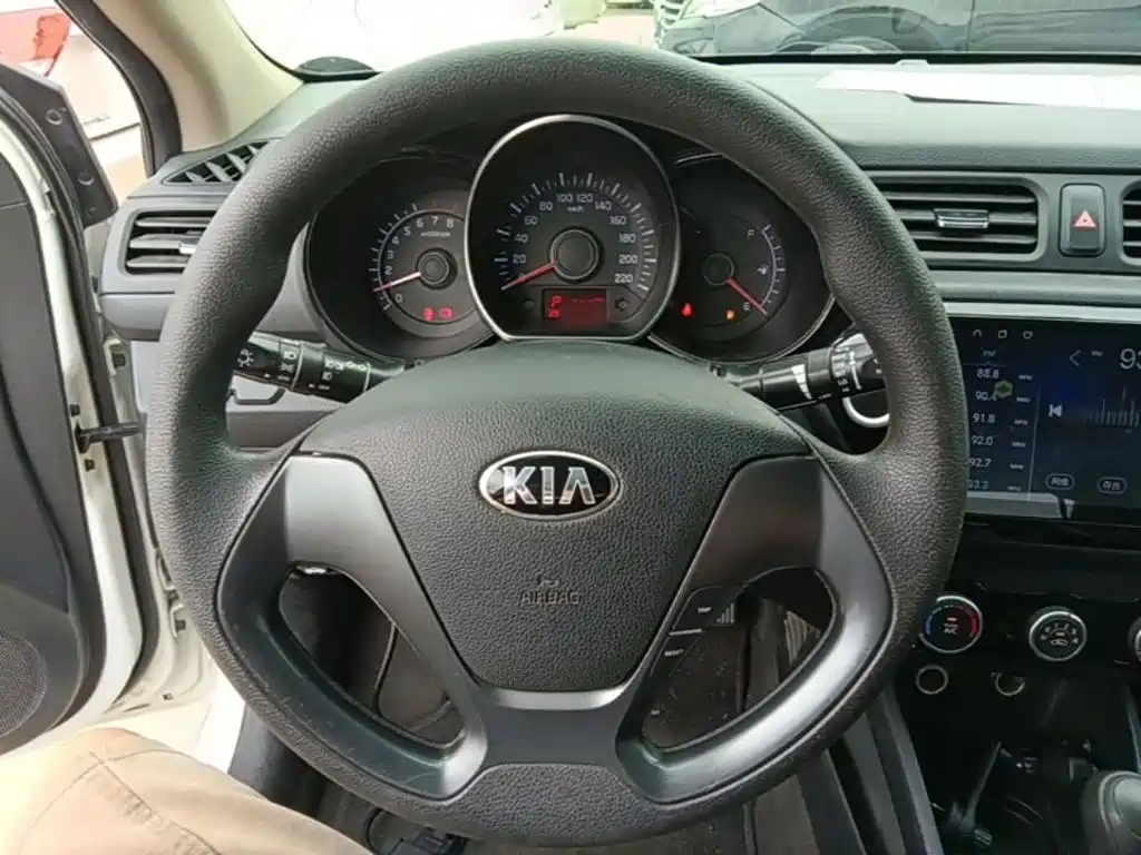 Kia K2 — миниатюра 11