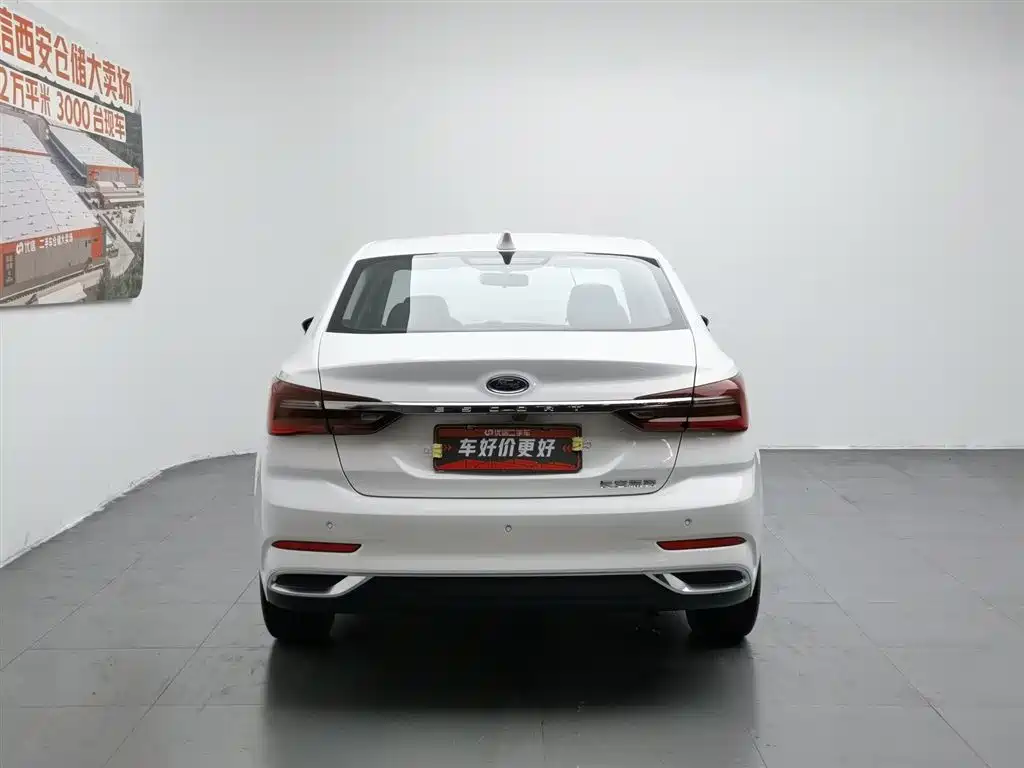 Ford Escort 2021 1.5L AT