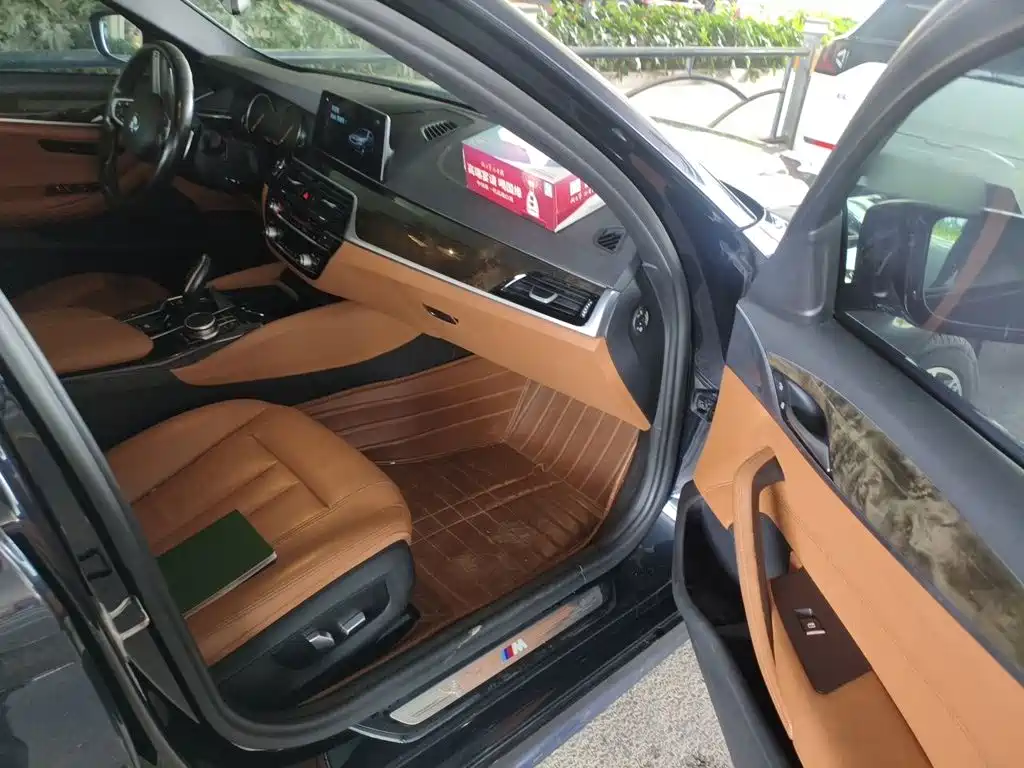 BMW 5 Series — миниатюра 18