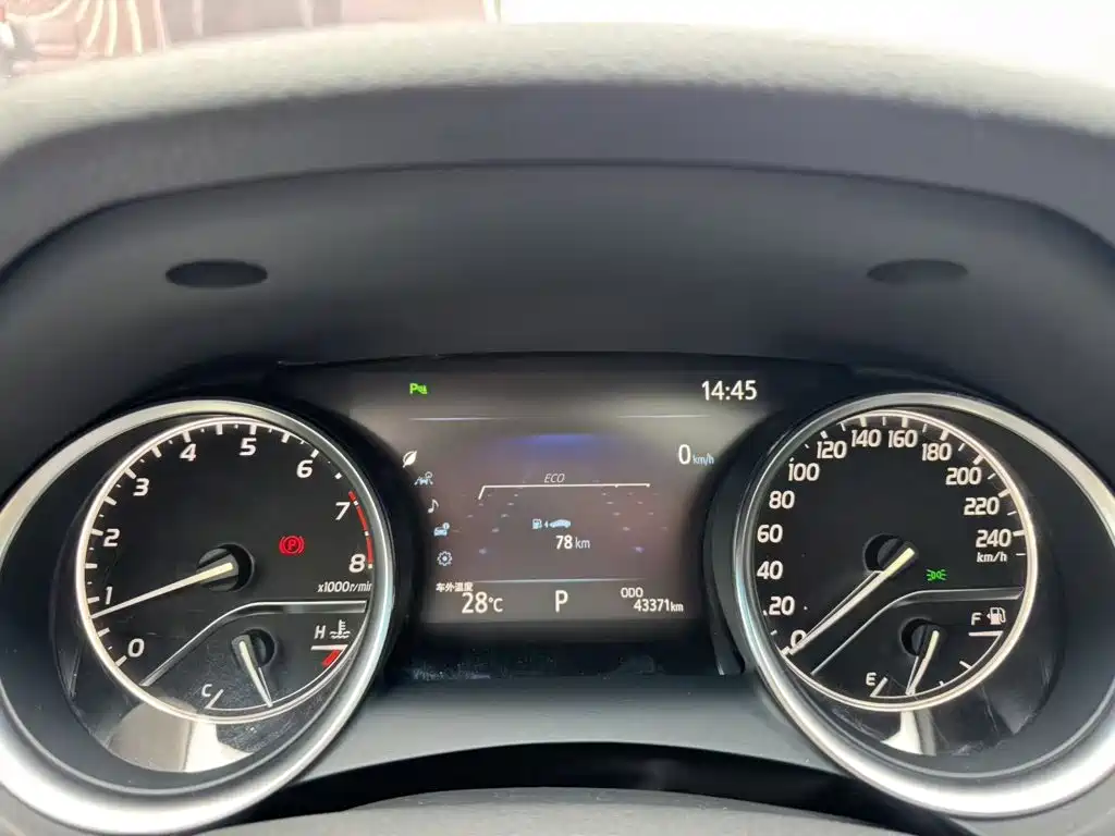 Toyota Camry — миниатюра 9
