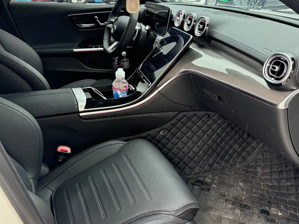 Mercedes-Benz C-Class — миниатюра 8