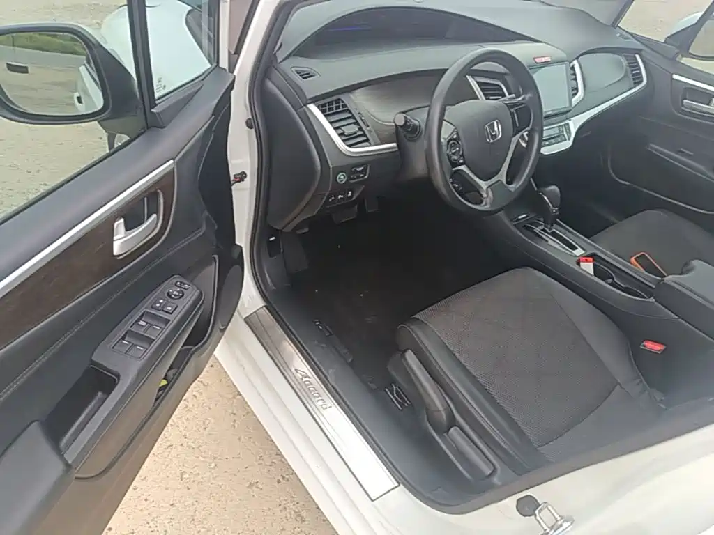 Honda Jade — миниатюра 16