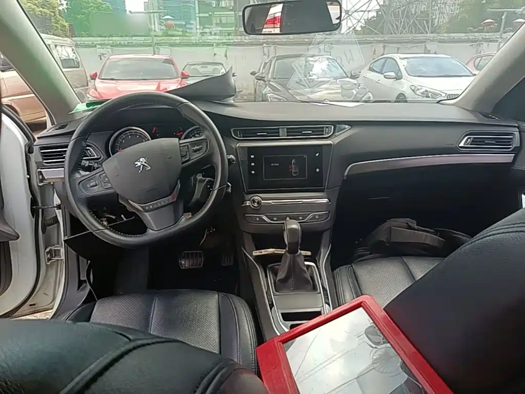 Peugeot 408 — миниатюра 10