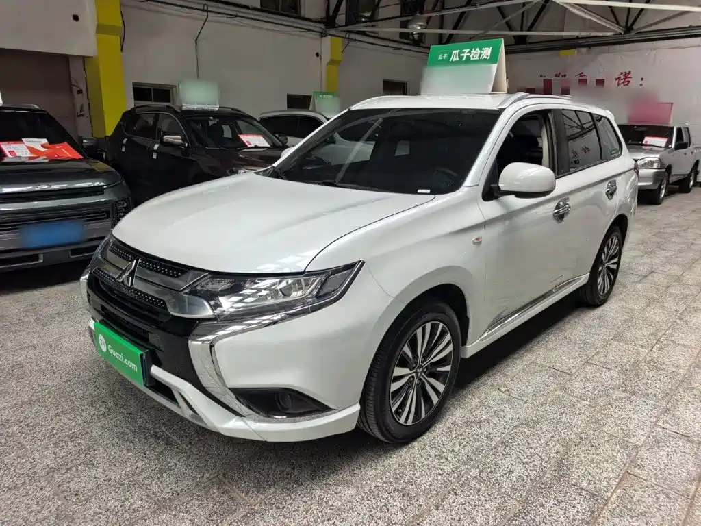 Mitsubishi Outlander — миниатюра 7