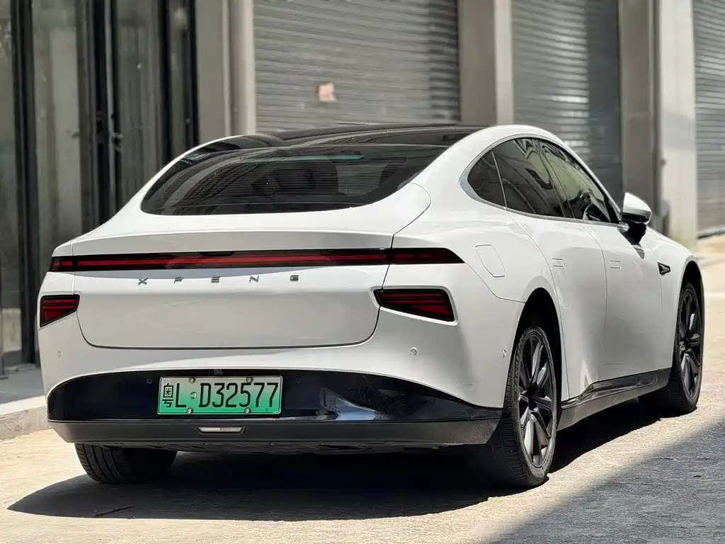 XPeng P7 — миниатюра 13
