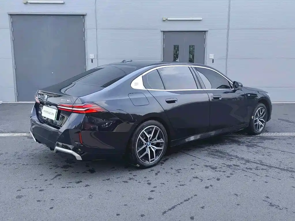 BMW i5 — миниатюра 4