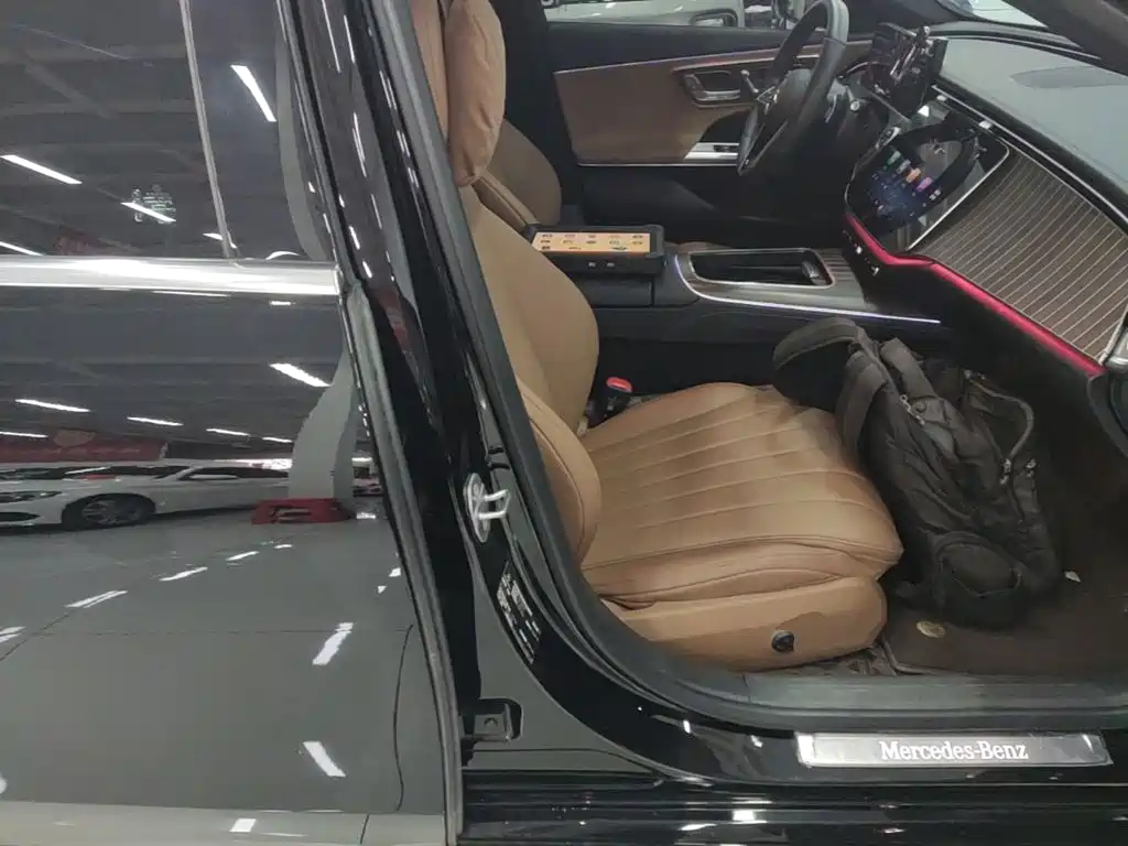 Mercedes-Benz E-Class — миниатюра 25